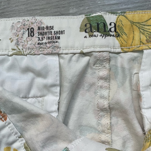 Plus size ANA New Approach Ivory Floral Shorts - Picture 4 of 5